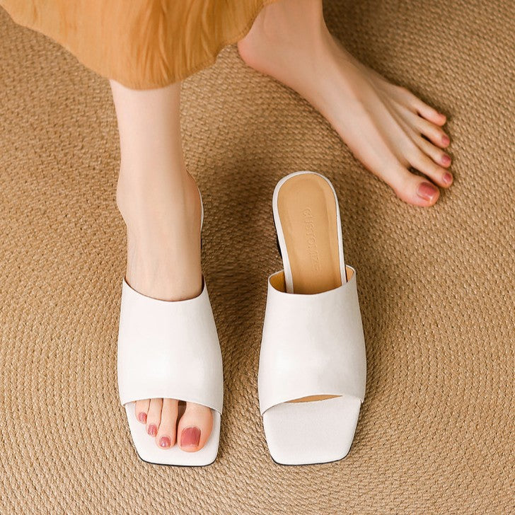 Molli - Curve Bőr Mules Sarok
