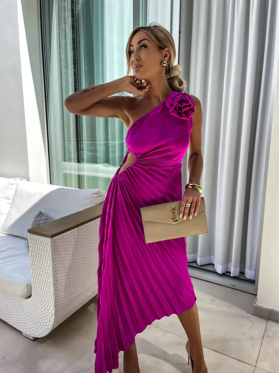 Emese - Elegáns Maxi Virágos Ruha Egy Vállra