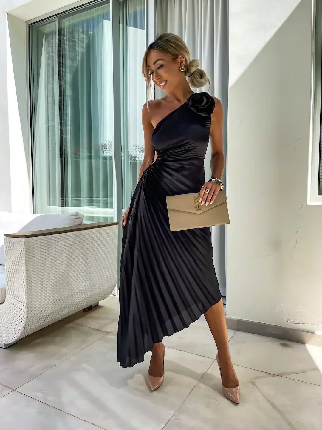 Emese - Elegáns Maxi Virágos Ruha Egy Vállra