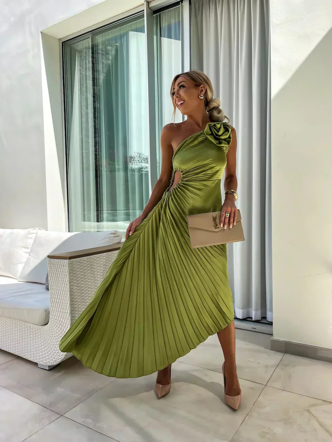 Emese - Elegáns Maxi Virágos Ruha Egy Vállra
