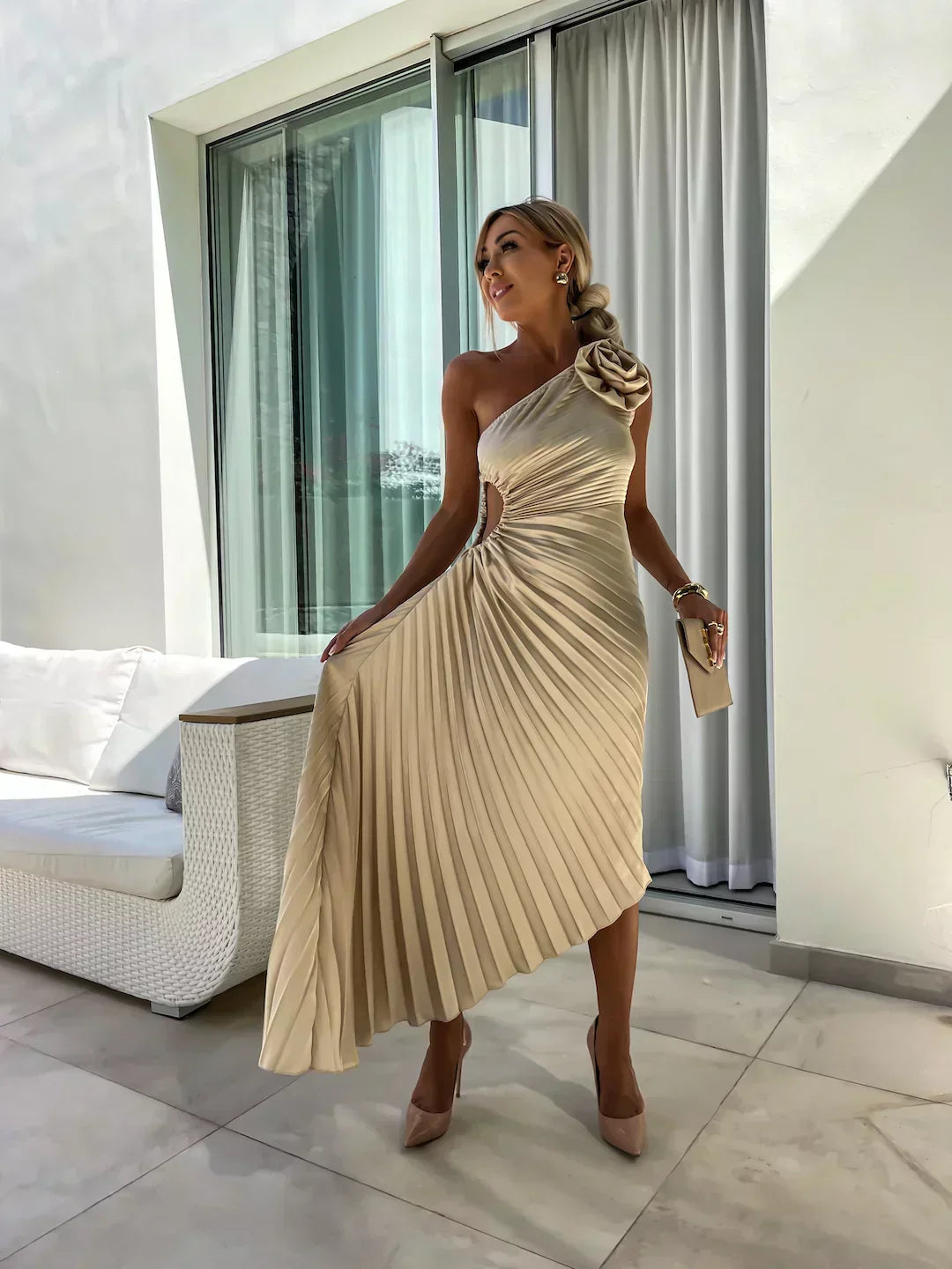 Emese - Elegáns Maxi Virágos Ruha Egy Vállra